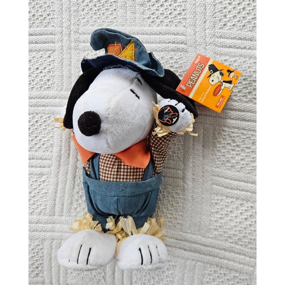 MTY Peanuts Snoopy Pilgrim Scarecrow Animated Musical Dancing Laughing Read